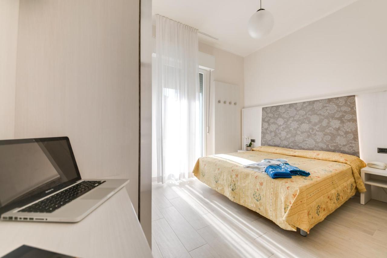 Hotel Alba D'Oro Bellaria-Igea Marina Esterno foto