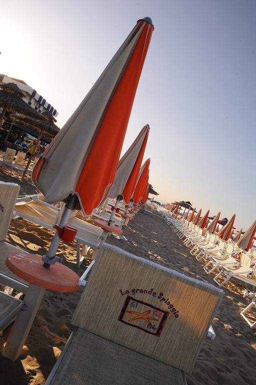Hotel Alba D'Oro Bellaria-Igea Marina Esterno foto