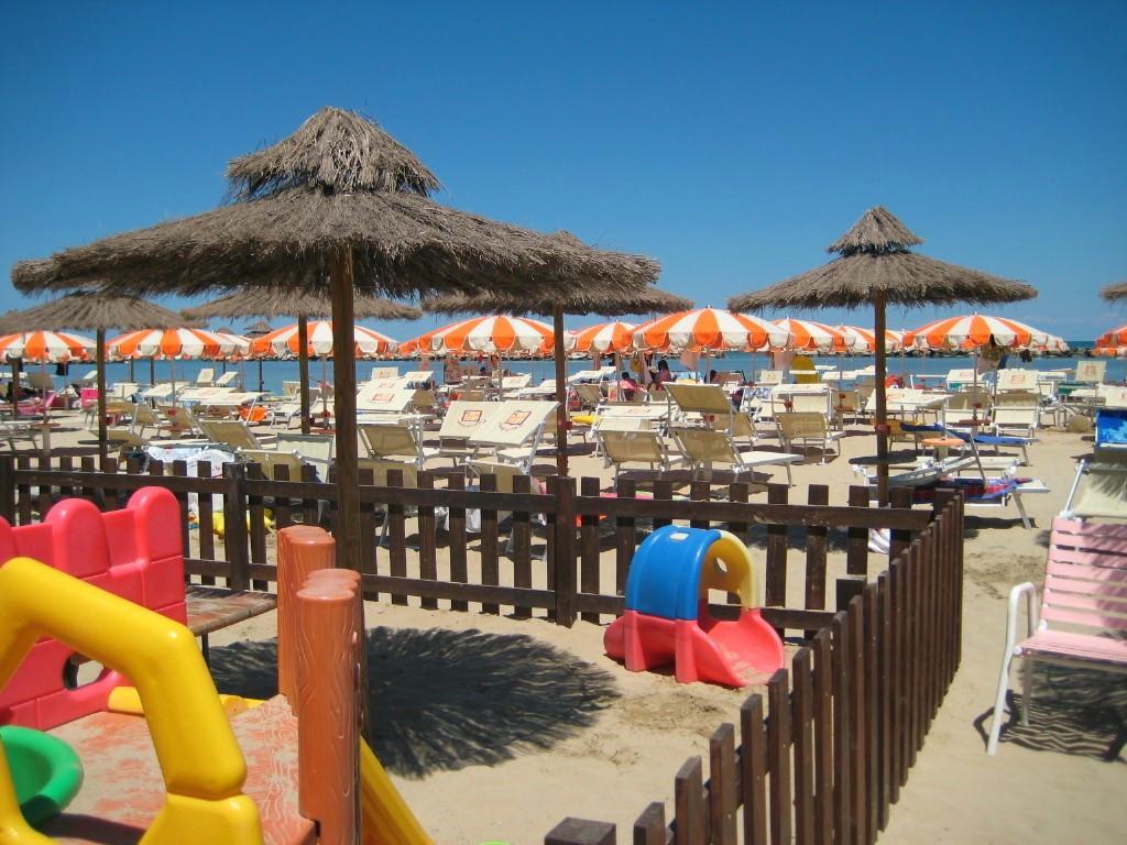 Hotel Alba D'Oro Bellaria-Igea Marina Esterno foto