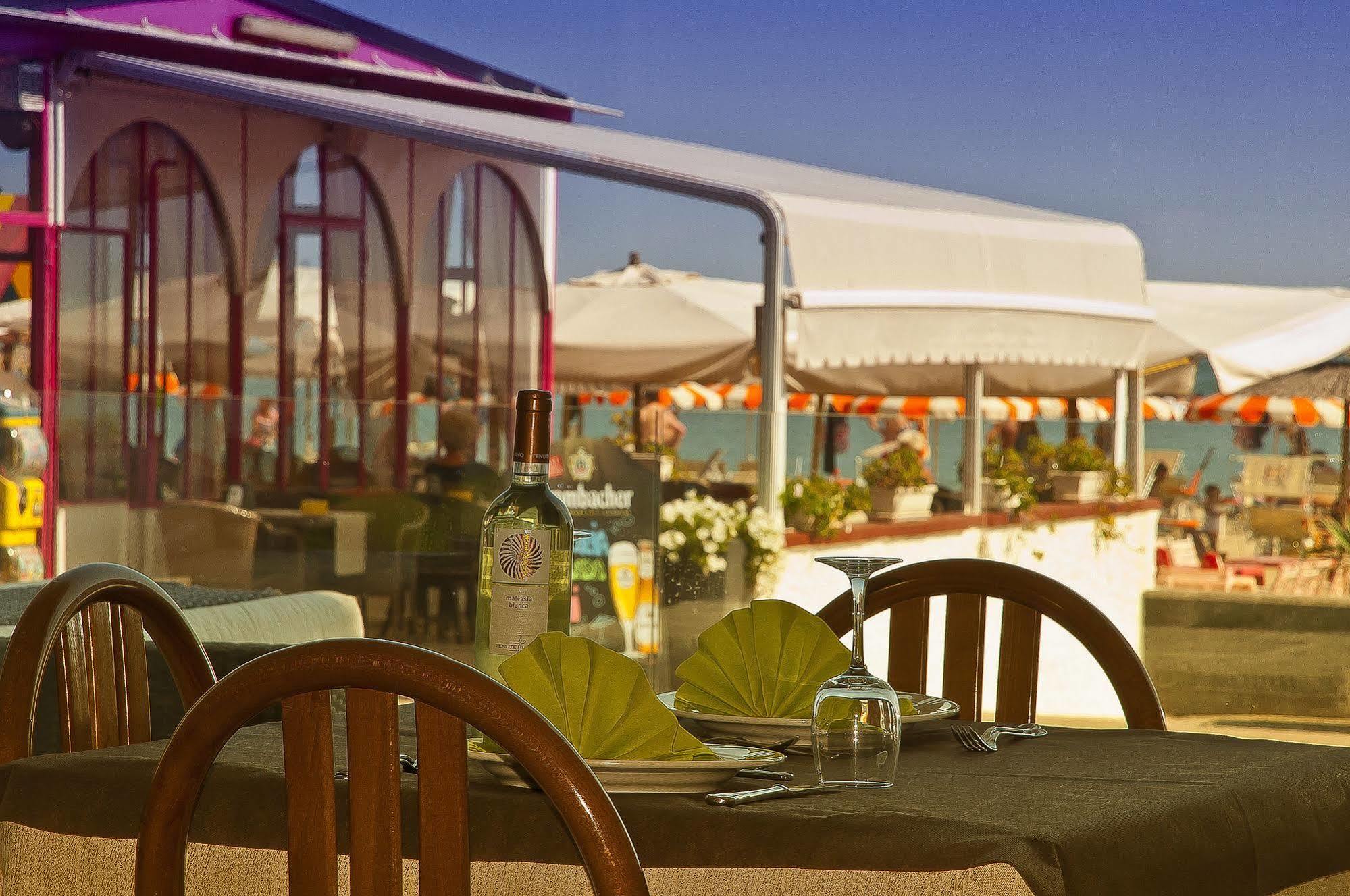 Hotel Alba D'Oro Bellaria-Igea Marina Esterno foto