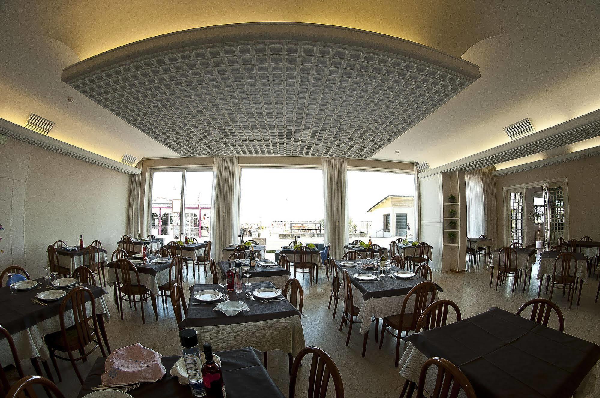 Hotel Alba D'Oro Bellaria-Igea Marina Esterno foto
