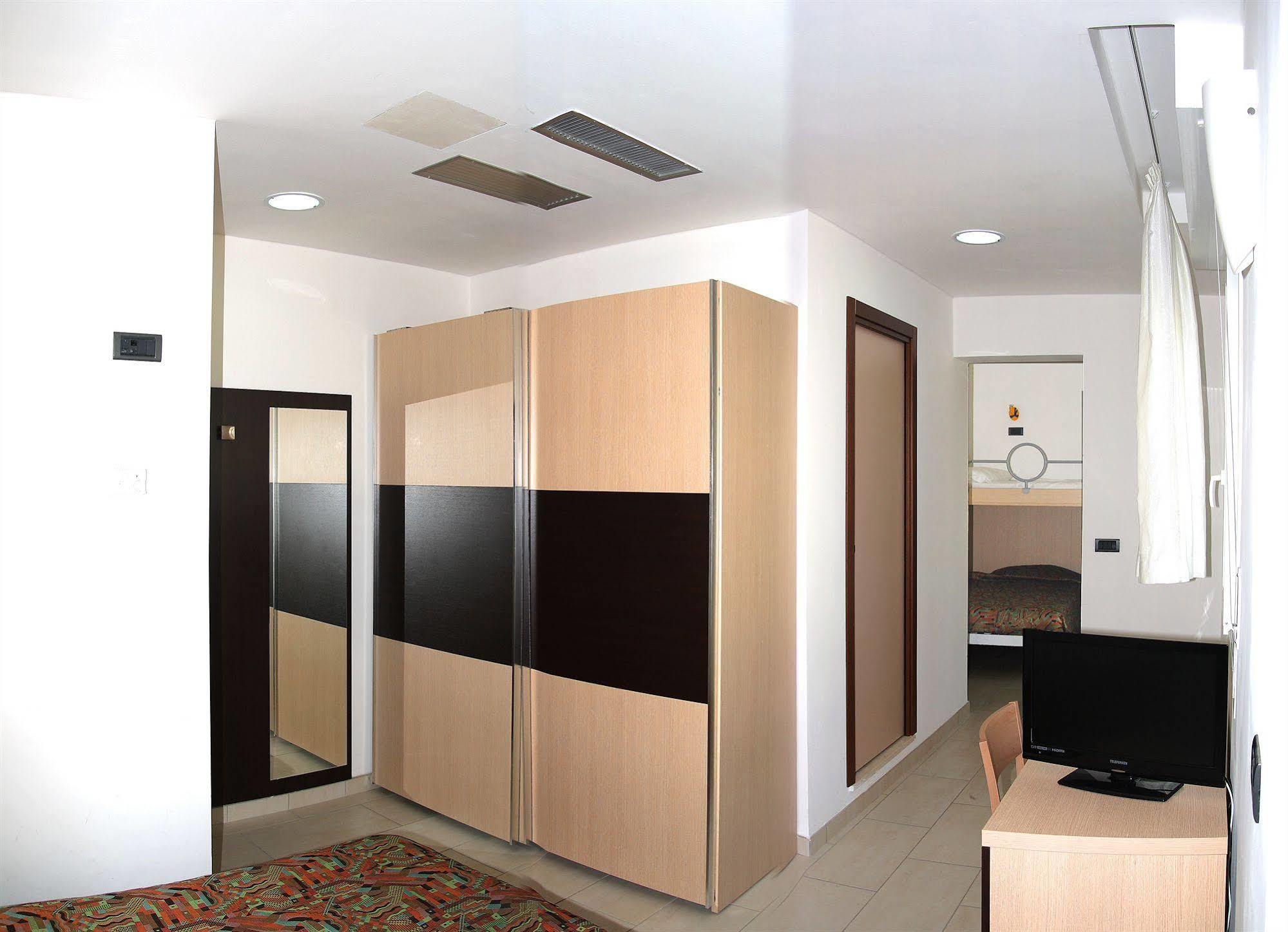 Hotel Alba D'Oro Bellaria-Igea Marina Esterno foto