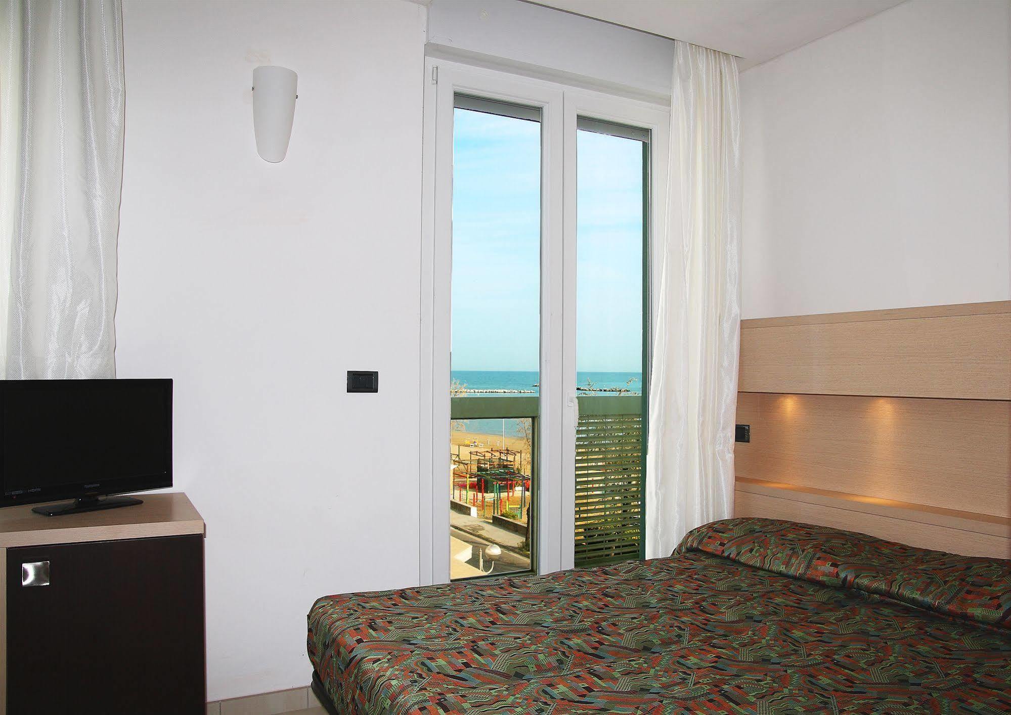 Hotel Alba D'Oro Bellaria-Igea Marina Esterno foto
